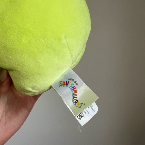 Squishmallow Firefly - Picture 2 of 3